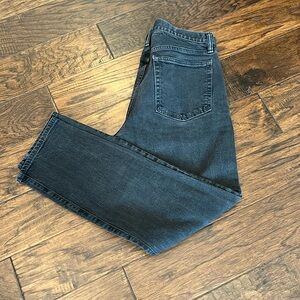 Men’s gap jeans.